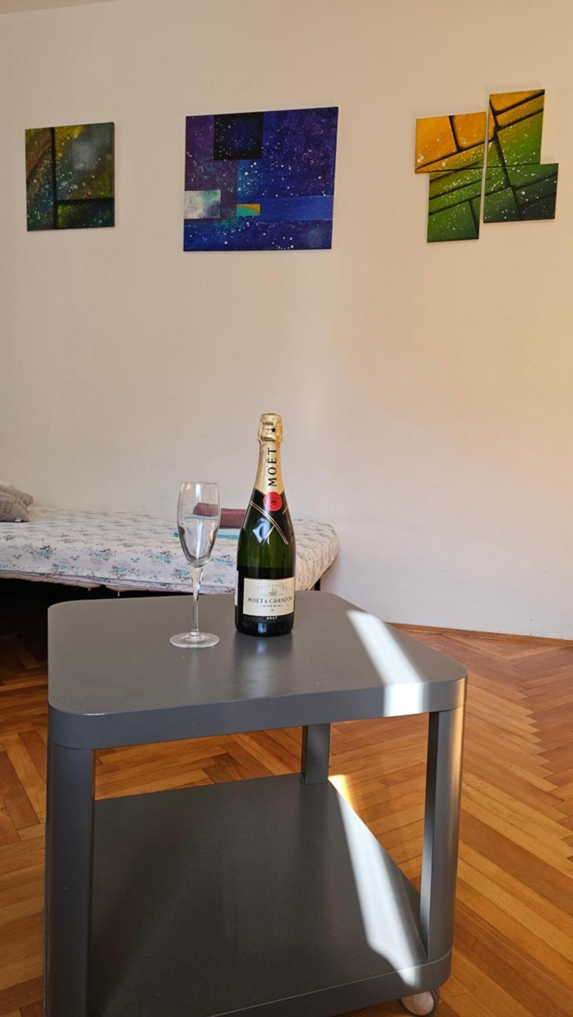 Apartment 22 オミシュ エクステリア 写真